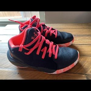 Under armour basketball shoes - size 1.5